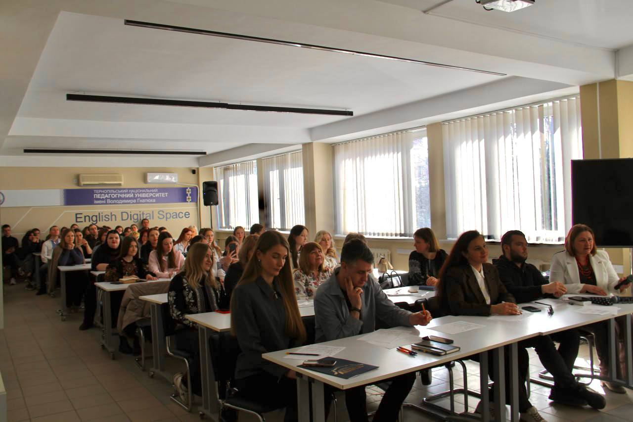 Uchasnyky_ta_zhuri_konkursu_chyttsiv_poezii